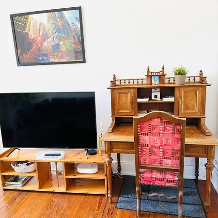 Apartament 4 Etoiles Magnifique Neustadt - Spacieux, & Elegant Avec Balcon Et Belle Vue
