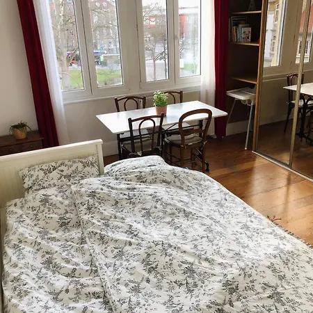 Apartament 4 Etoiles Magnifique Neustadt - Spacieux, & Elegant Avec Balcon Et Belle Vue